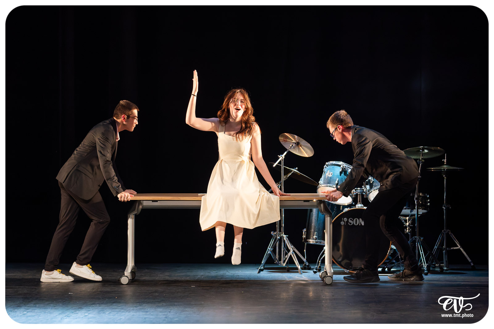 MAIS SONGEONS À RÉPÉTER S'IL VOUS PLAIT !